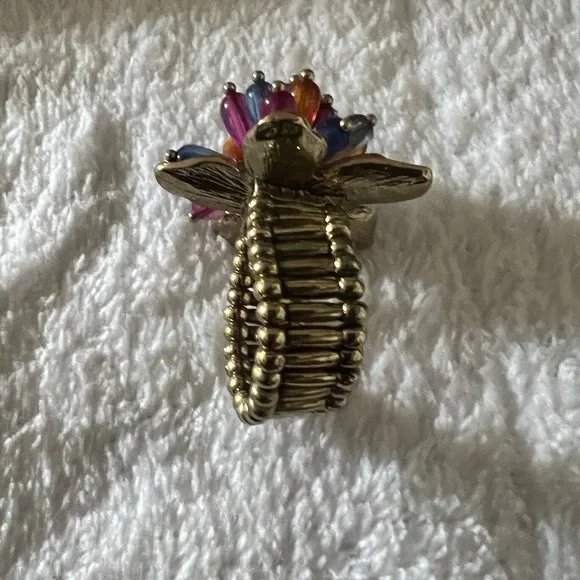 Beautiful ring! - Picture 3 of 5